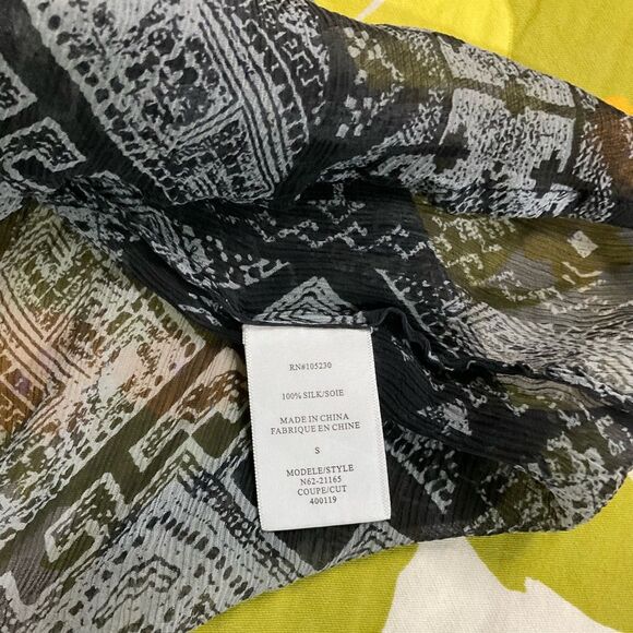 Joie 100% Silk Pleated Semi Sheer Peasant Button Down Blouse Top Size Small - Picture 4 of 9